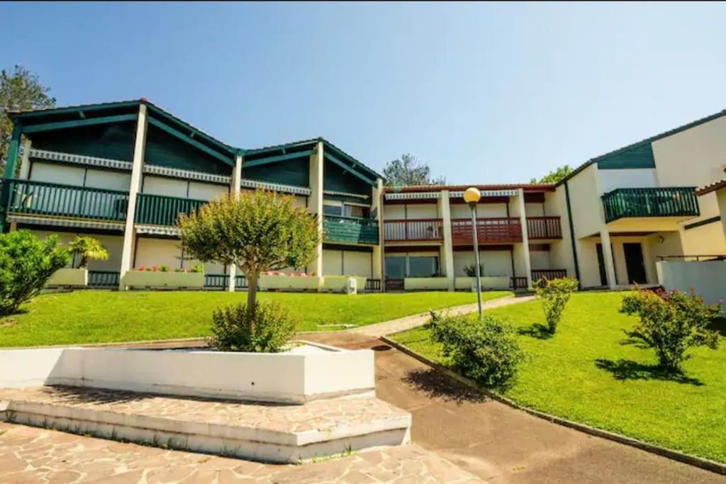 Caporizon-Baillenia-T1 Vue Montagne - Piscine St Jean De Luz Apartamento Saint-Jean-de-Luz Exterior foto